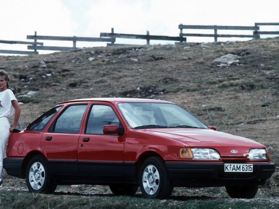 1987 Ford Sierra Hatchback 001.jpg