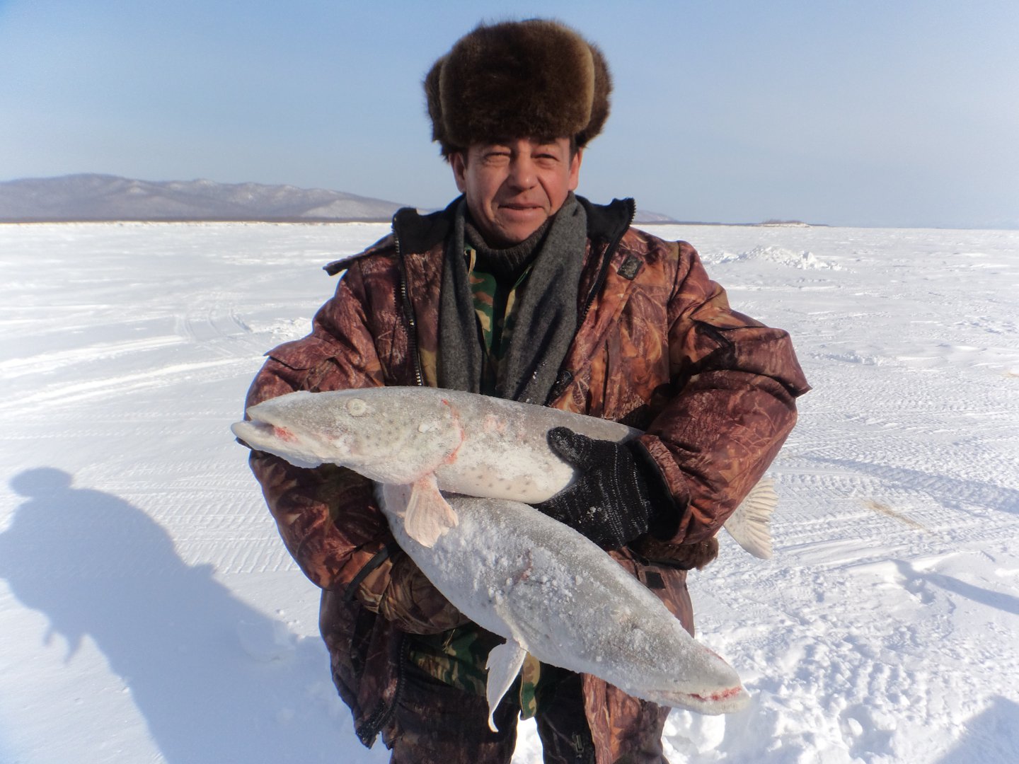 Рыбалка сегодня хабаровск амур. Комсомольск на Амуре рыбалка Амур. Рыбалка в Комсомольске на Амуре. Зимняя рыбалка на Амуре. Рыбалка на Амуре у Хабаровска.