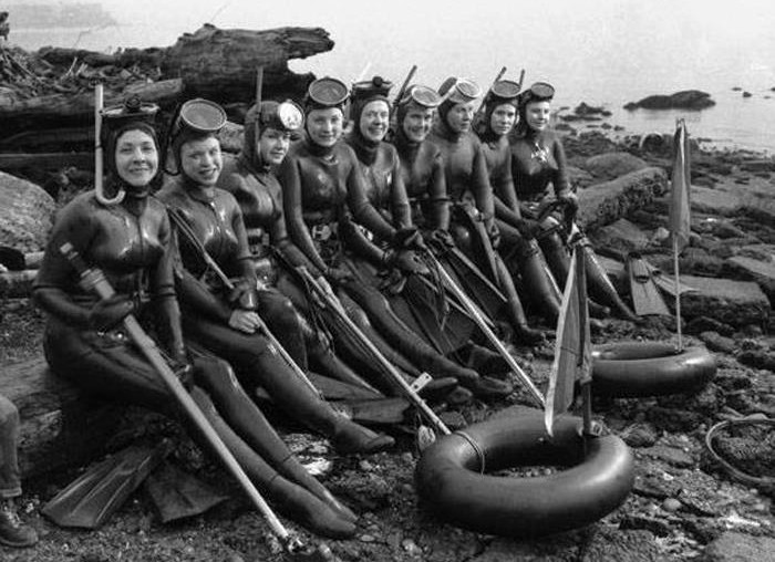 Lady_Spearfishing.jpg