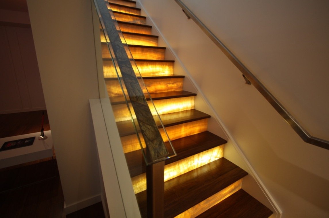 Лестница с подсветкой.jpg