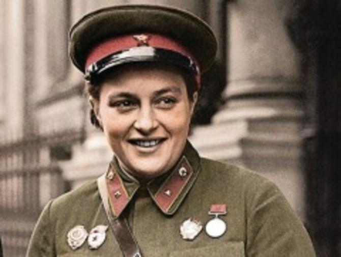 Людмила Павличенко.jpg