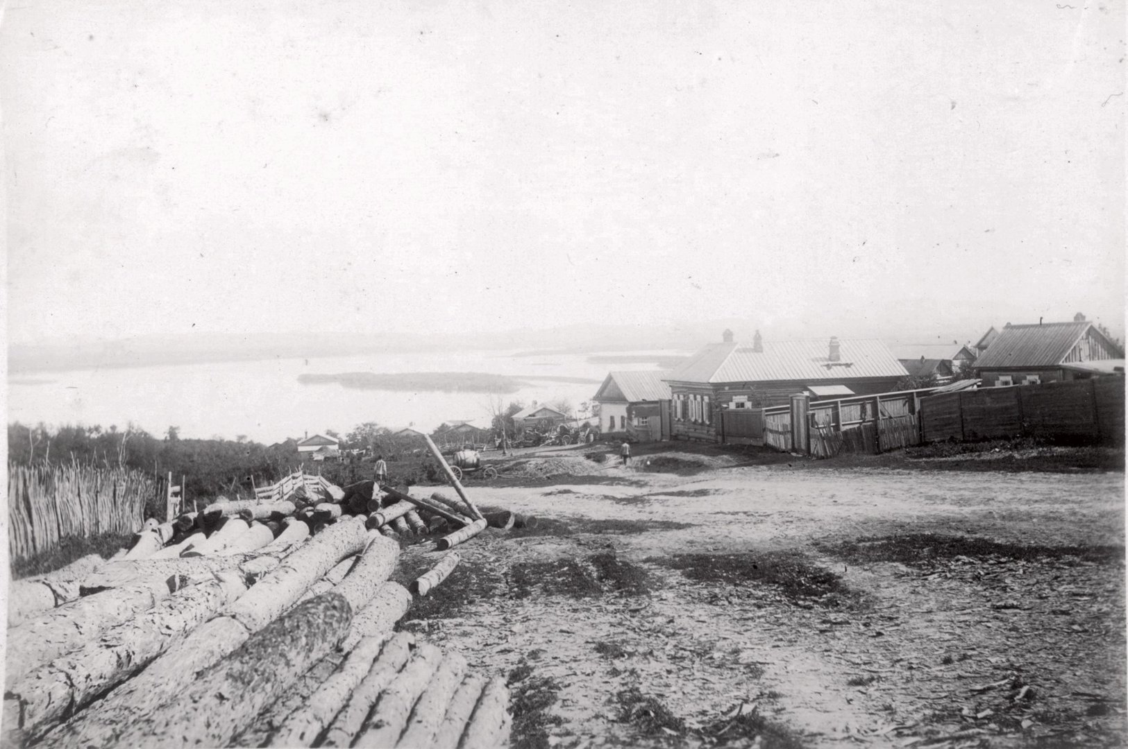 Поповская улица, спуск к р. Уссури.jpg