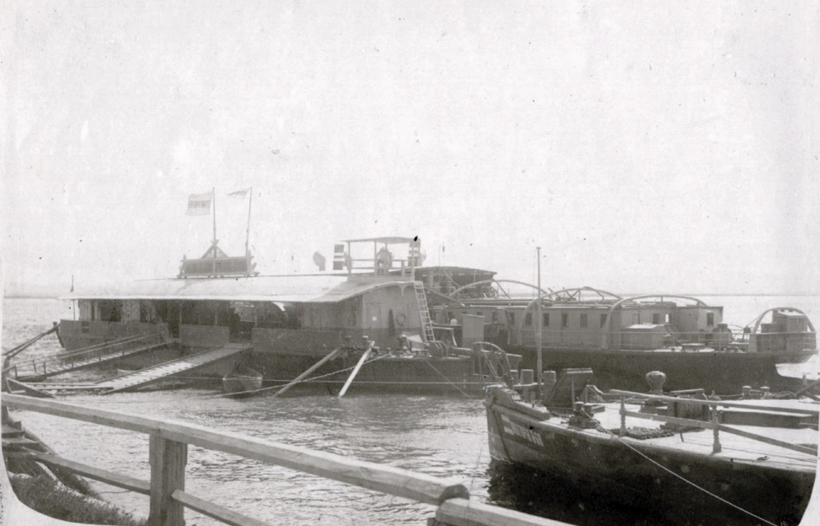 Пристань Амурского Общества Пароходства и Торговли.jpg