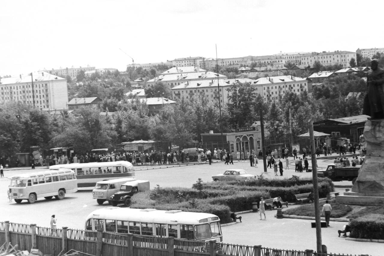 Привокзальная площадь (левая часть) 1964 гк 26147913.JPG