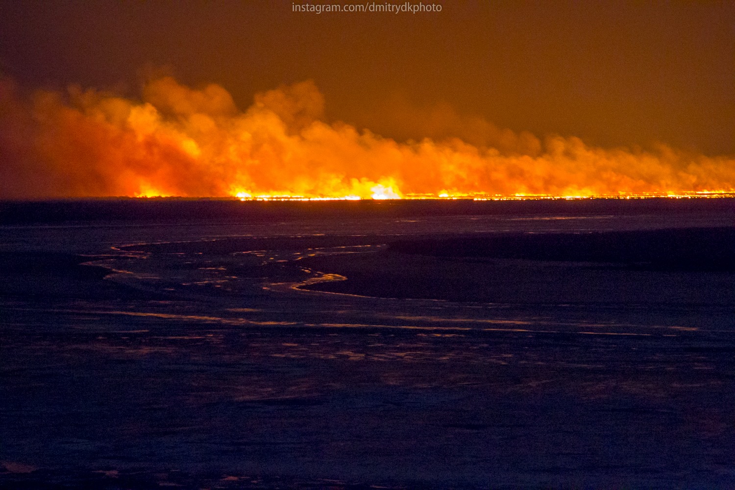 Пожар на левом берегу. Небо в огне. Небо в огне 2010. Пожар на левом берегу Амур. Левый берег Хабаровск горит.