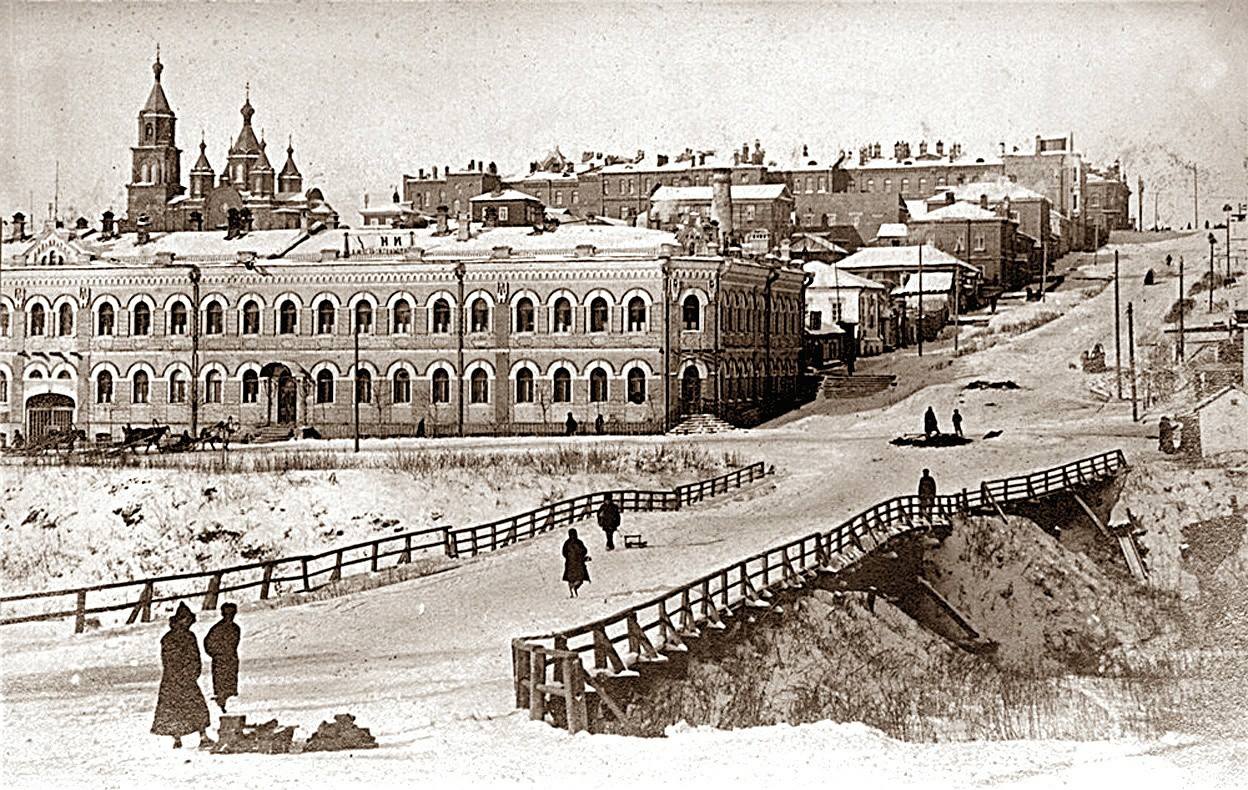 Ус. Бульвар-Комс.jpg