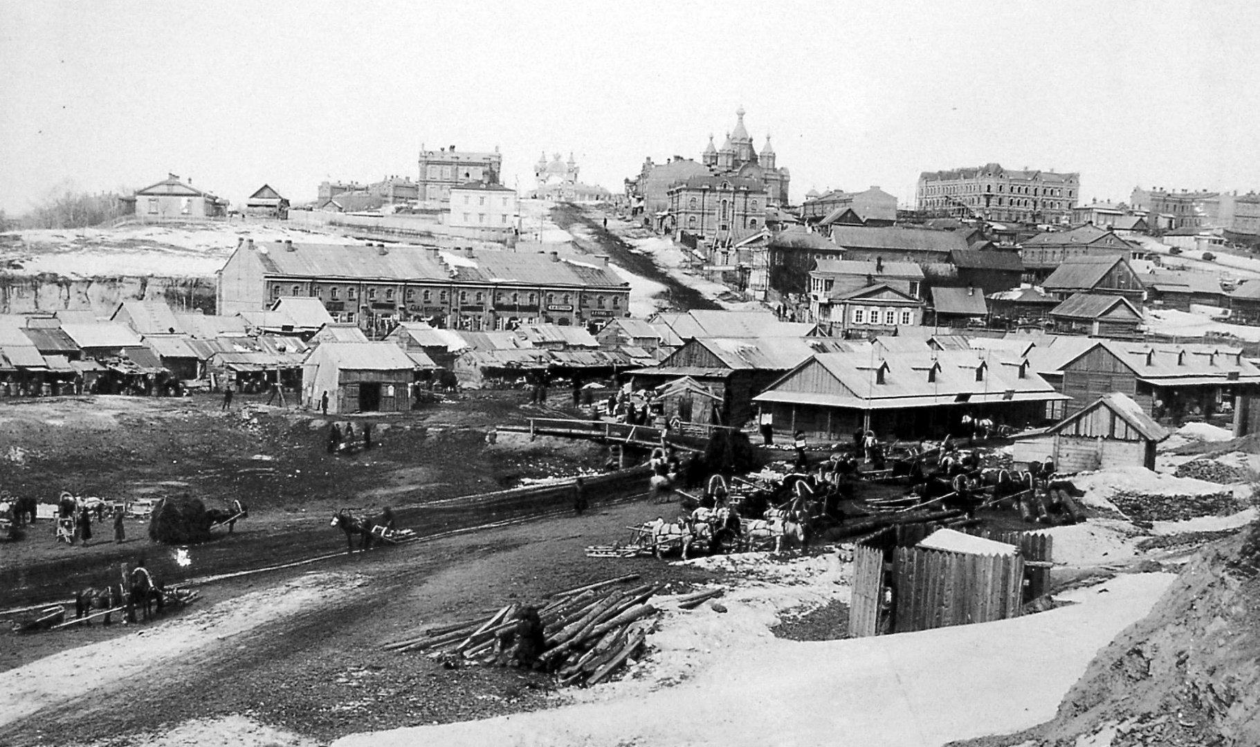 Устье Плюснинки, ул. Алексеевская, Арка сОБОР.jpg