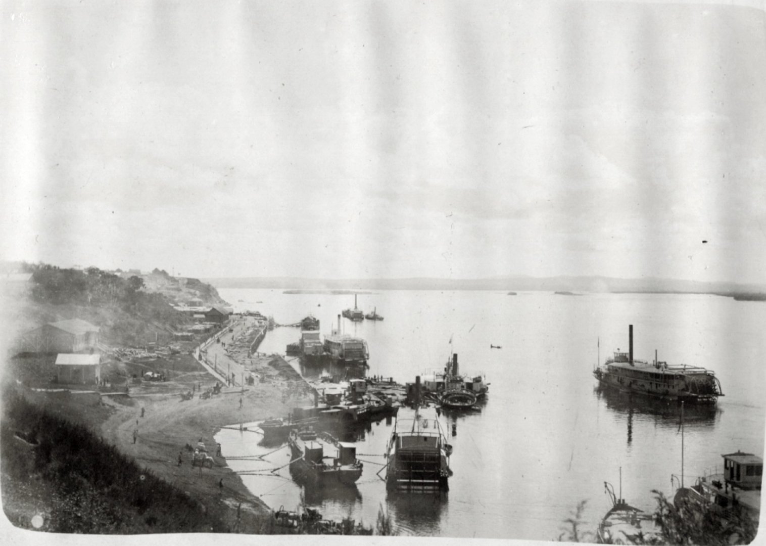 Вид на Амур в сторону р. Плюснинки.jpg