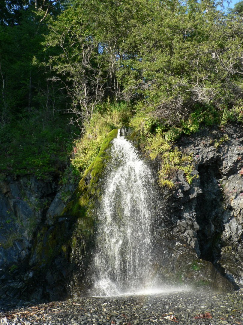Водопад на острове Беличий_новый размер.jpg