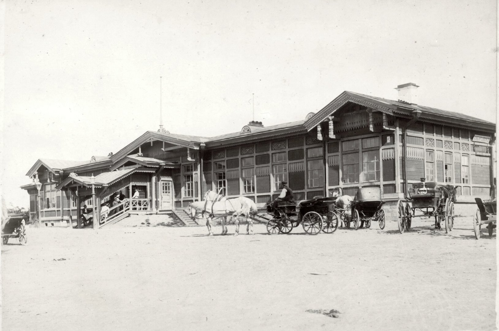 Вокзал железной дороги.jpg