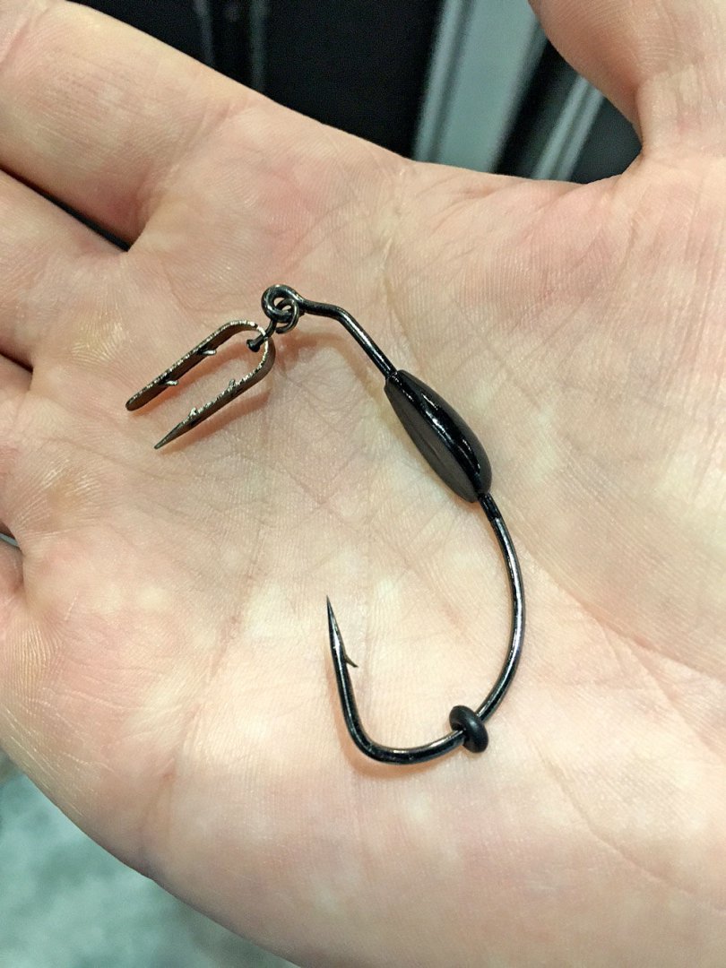 z-man-ez-keeperz-weighted-fishing-hook-icast-2016.jpg
