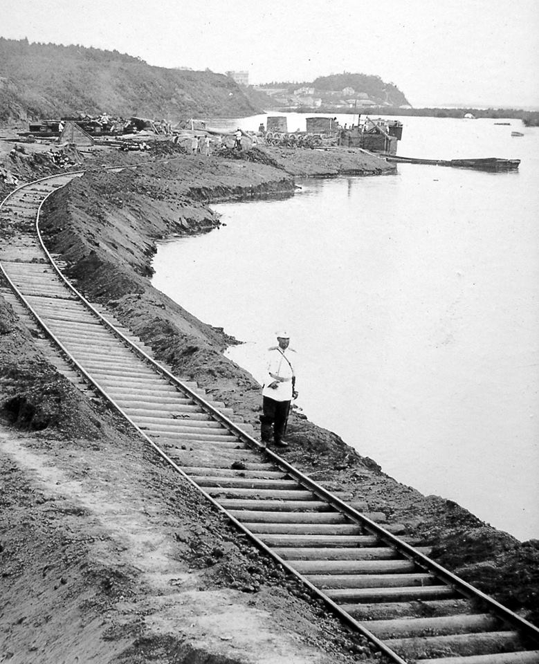 ЖД дорога к Лесопильному острову.jpg