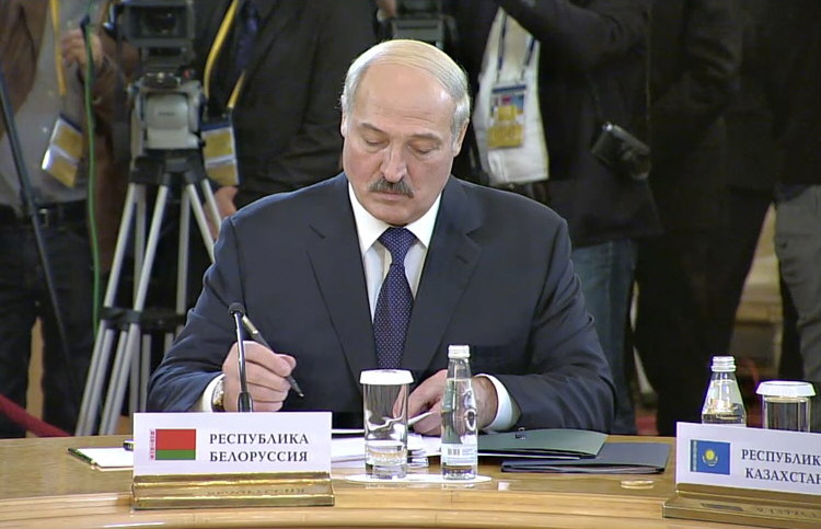 alexander_lukashenko_2014.jpg