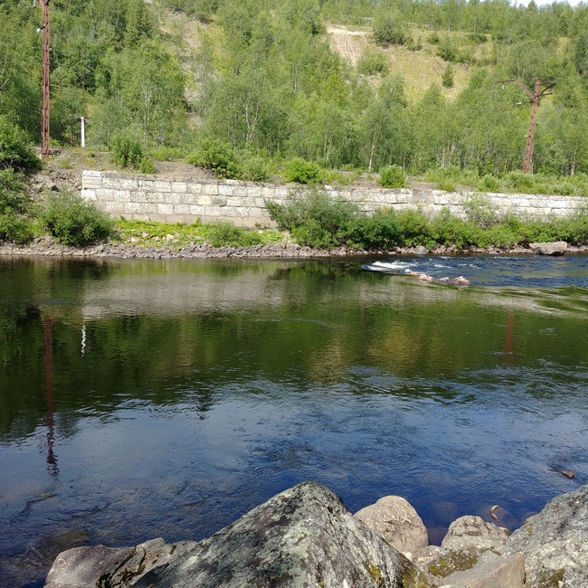 reka-kola-murmansk-kol'skij-perekat-semga.jpg