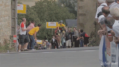 557c8869d1358184e4e2a64a16bb4689.gif